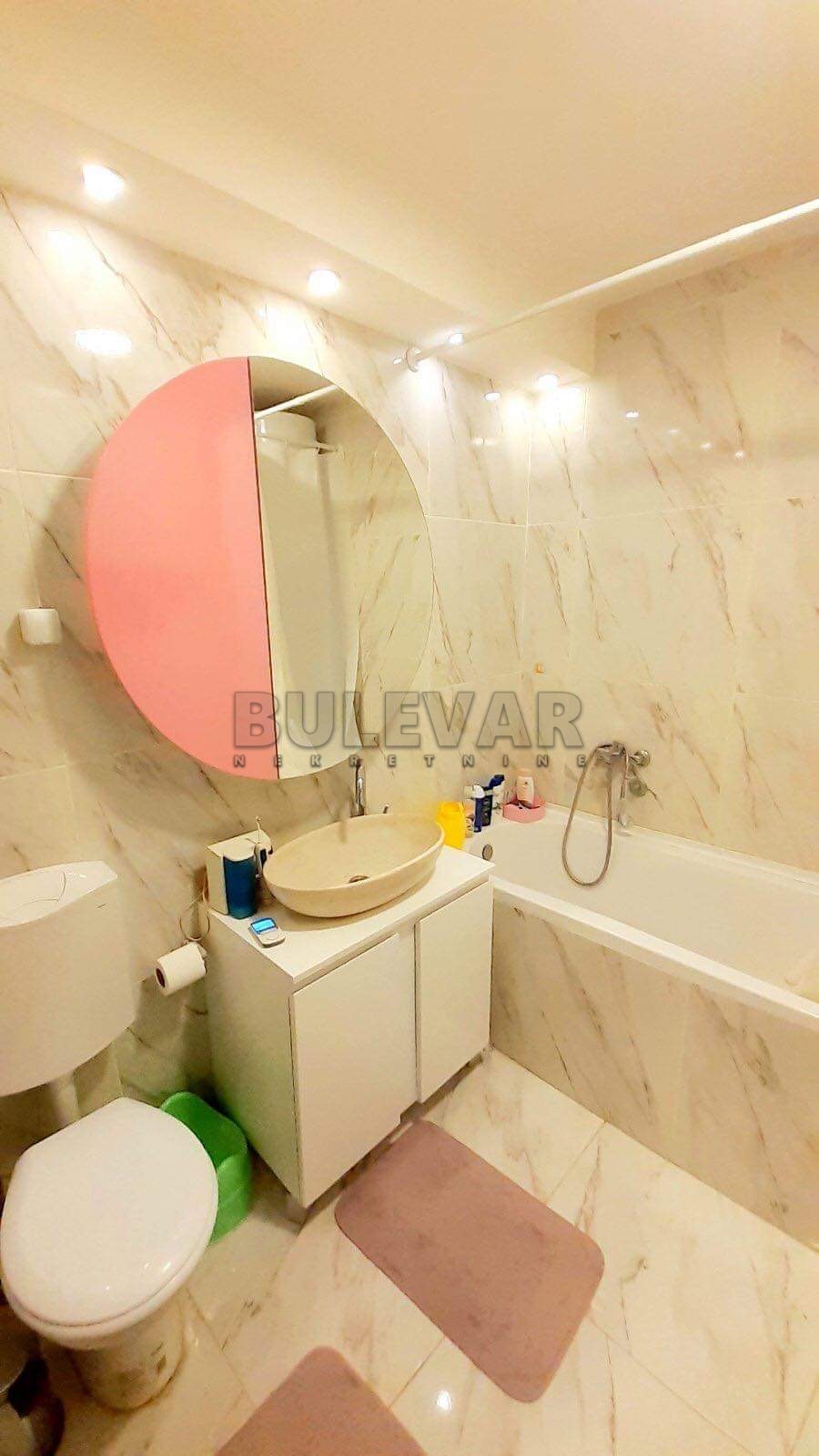 četvorosoban stan, 115 m2, Centar, Trg kralja Aleksandra Ujedinitelja ID: p-09148 18