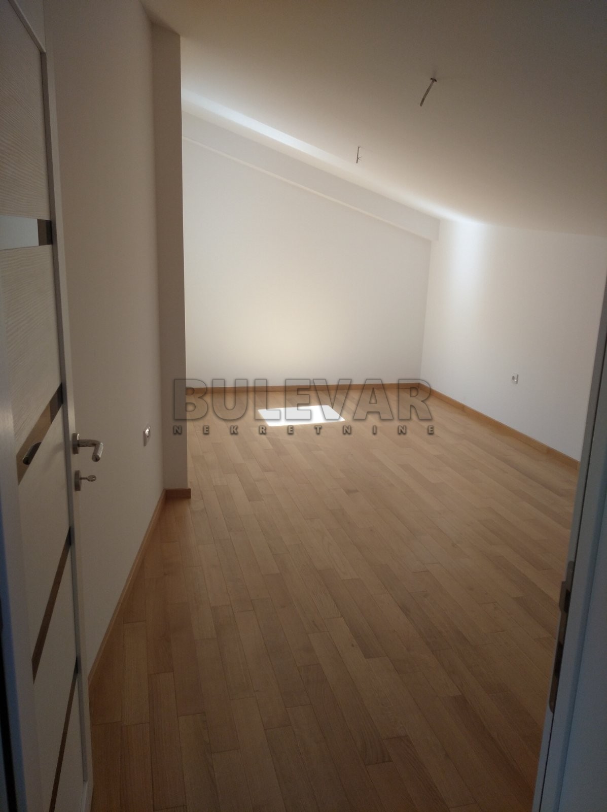 četvorosoban stan, 131 m2, Centar, Ćirila i Metodija ID: p-05869 9