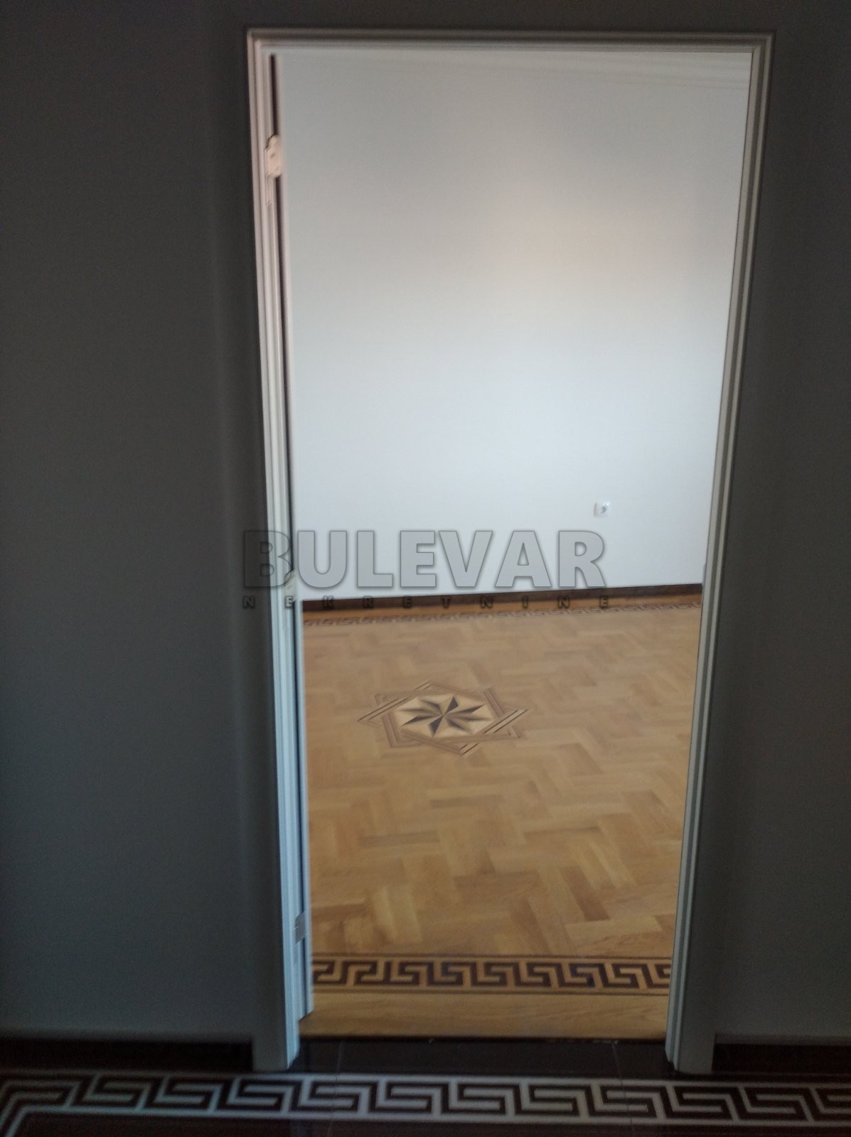 četvorosoban stan, 131 m2, Centar, Ćirila i Metodija ID: p-05869 1