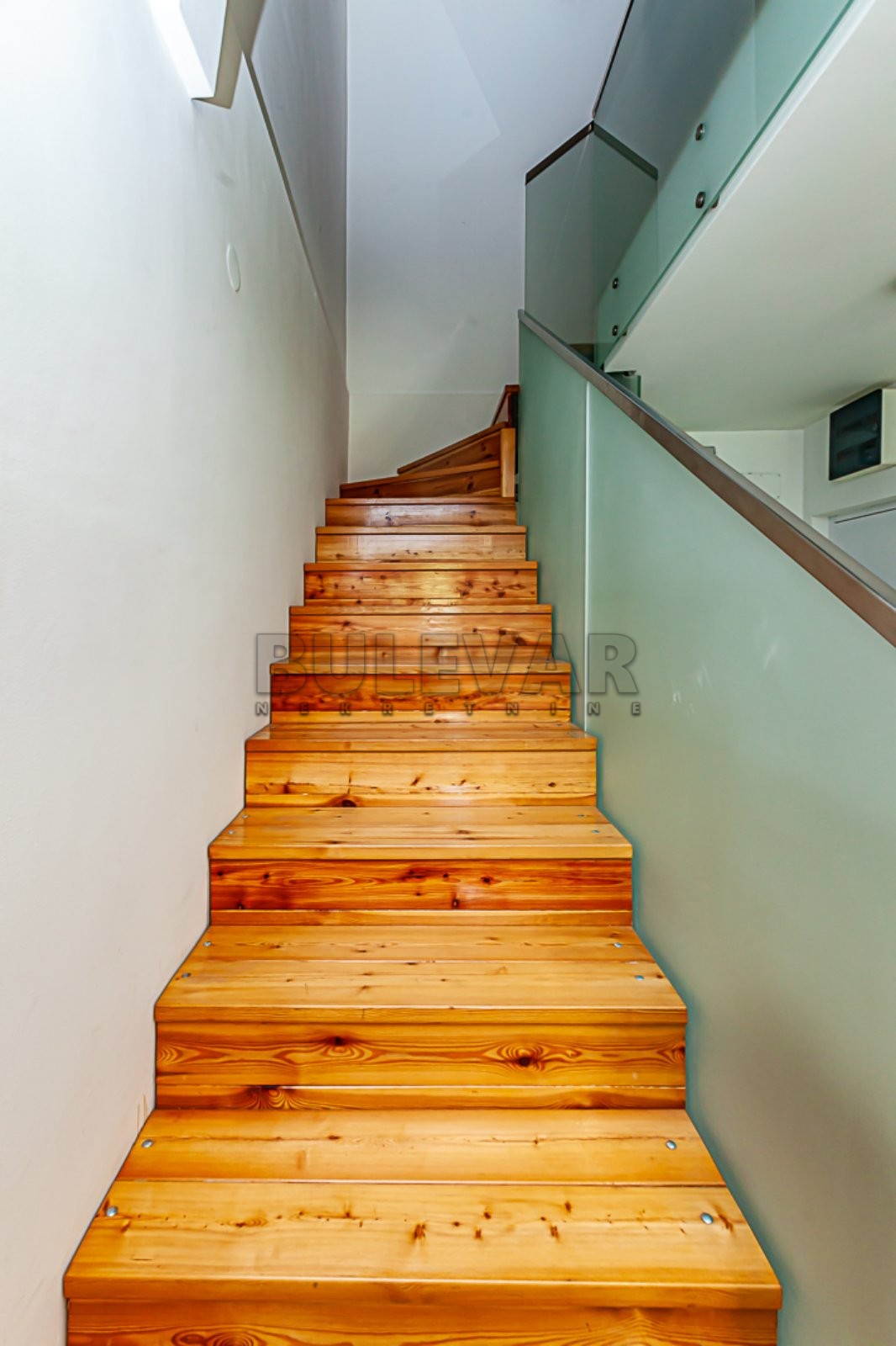 četvorosoban stan, 142 m2, Ćele kula, Nikole Kopernika ID: p-011262 3