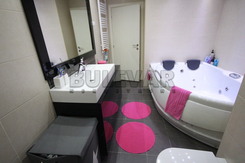 četvorosoban stan, 186 m2, Medijana, Cara Dušana ID: p-0682 23