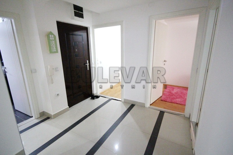 četvorosoban stan, 186 m2, Medijana, Cara Dušana ID: p-0682 25