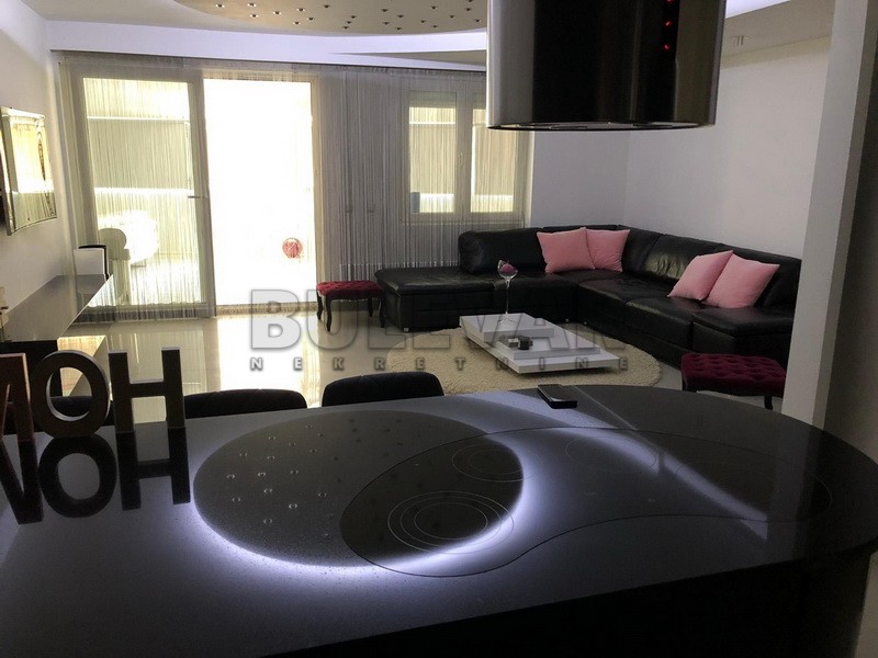 četvorosoban stan, 186 m2, Medijana, Cara Dušana ID: p-0682 26