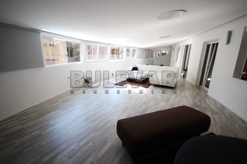 četvorosoban stan, 186 m2, Medijana, Cara Dušana ID: p-0682 10