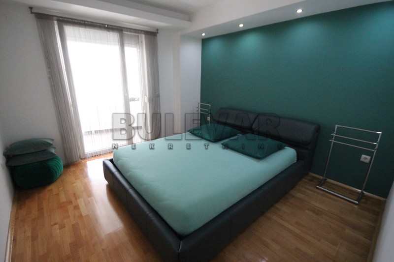 četvorosoban stan, 186 m2, Medijana, Cara Dušana ID: p-0682 12