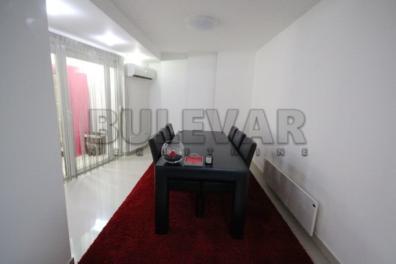 četvorosoban stan, 186 m2, Medijana, Cara Dušana ID: p-0682 5