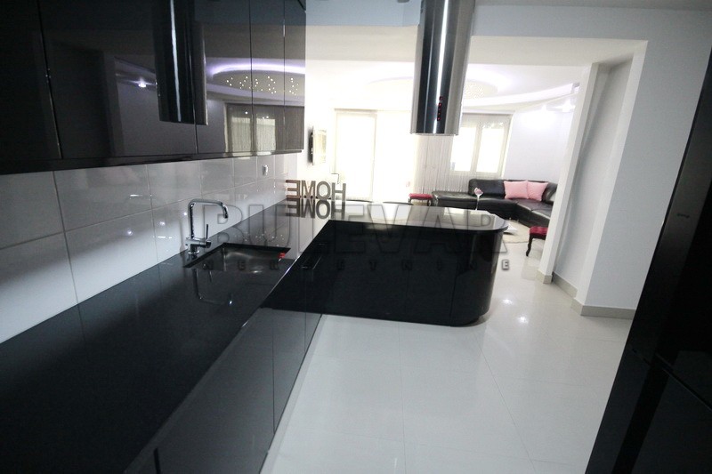 četvorosoban stan, 186 m2, Medijana, Cara Dušana ID: p-0682 8