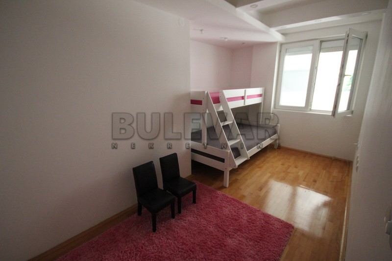 četvorosoban stan, 186 m2, Medijana, Cara Dušana ID: p-0682 13