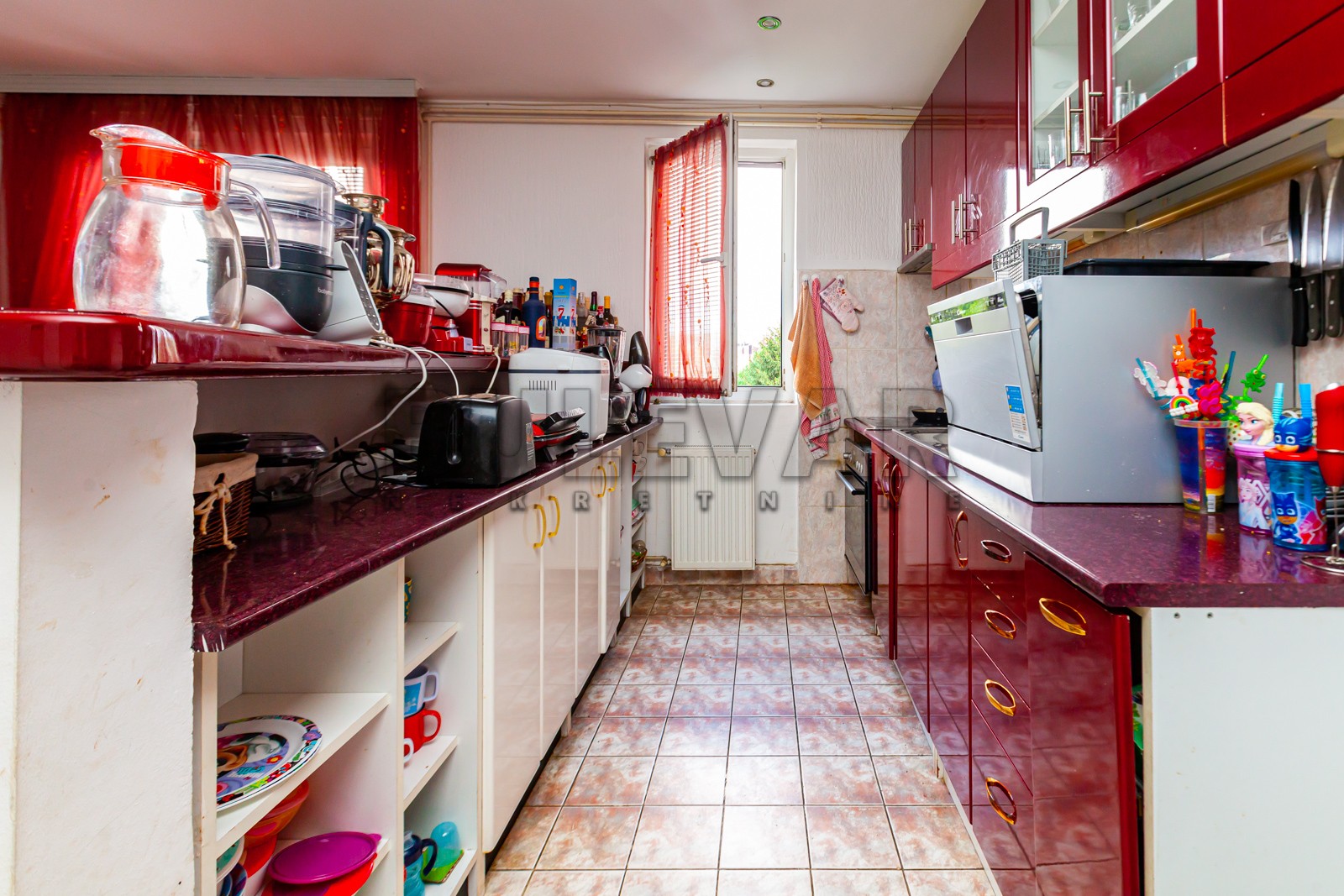 četvorosoban stan, 200 m2, Bulevar Nemanjića, Bulevar Nemanjića ID: p-08729 10