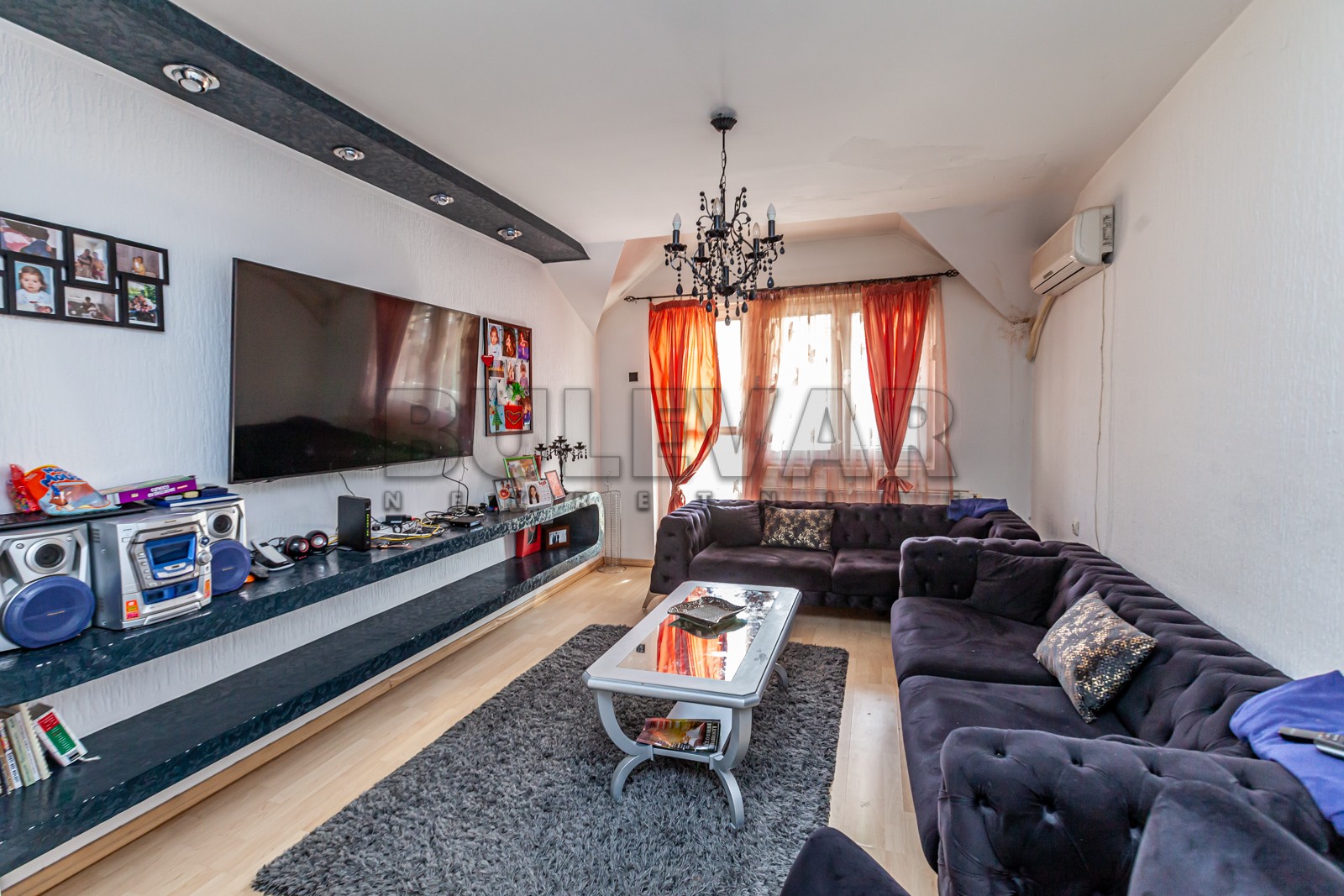 četvorosoban stan, 200 m2, Bulevar Nemanjića, Bulevar Nemanjića ID: p-08729 1