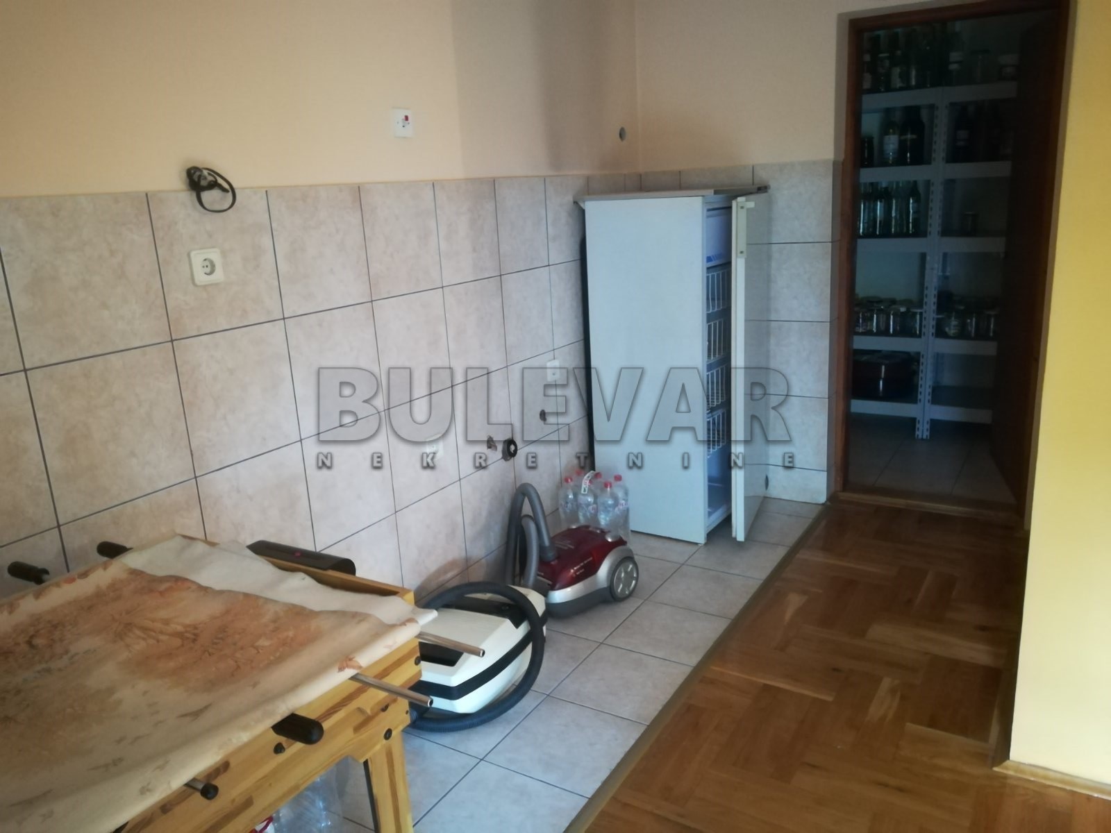 četvorosoban stan, 210 m2, Ćalije, Bagremova ID: i-03660 23