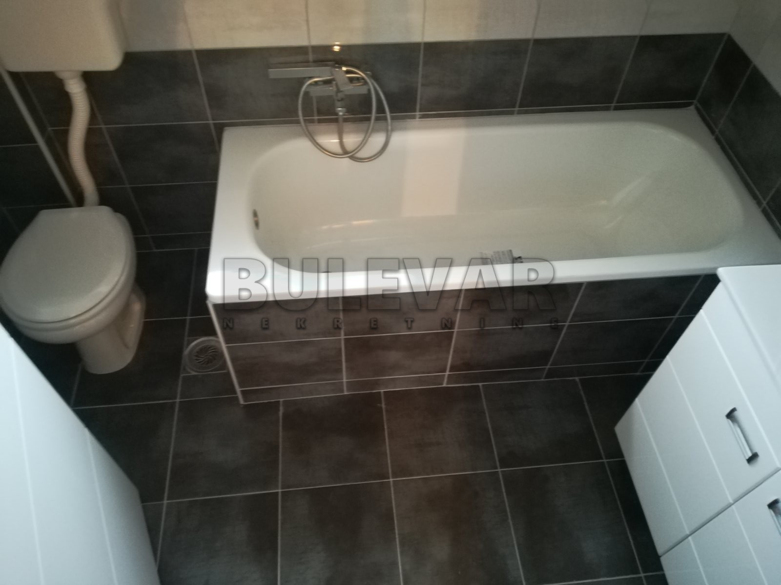 četvorosoban stan, 210 m2, Ćalije, Bagremova ID: i-03660 19