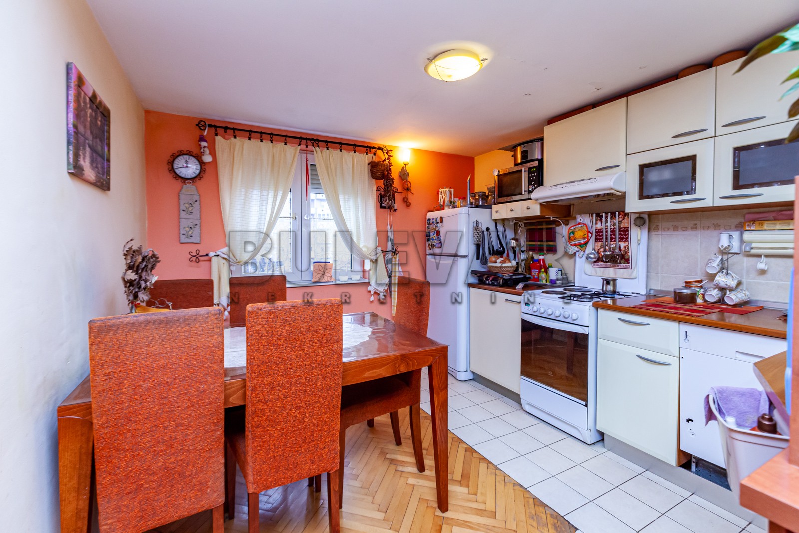 četvorosoban stan, 86 m2, Dom zdravlja, Vojvode Tankosića ID: p-07561 7
