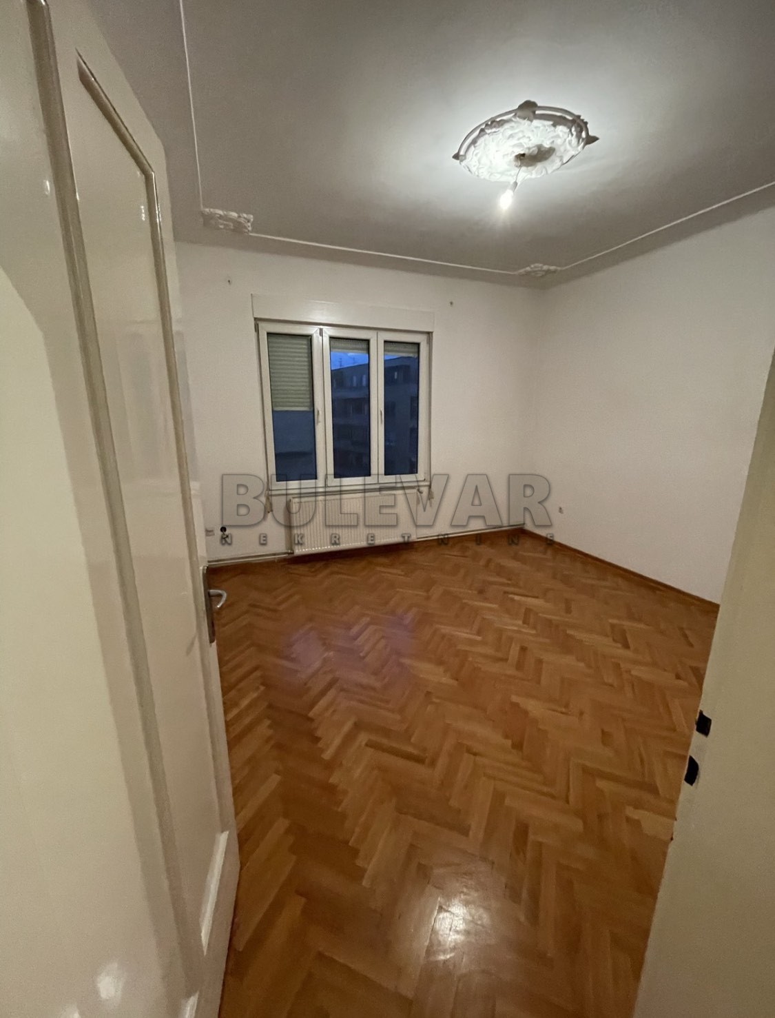 četvorosoban stan, 92 m2, Centar, Obrenovićeva ID: i-09939 5