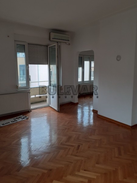 četvorosoban stan, 92 m2, Centar, Obrenovićeva ID: i-09939 8