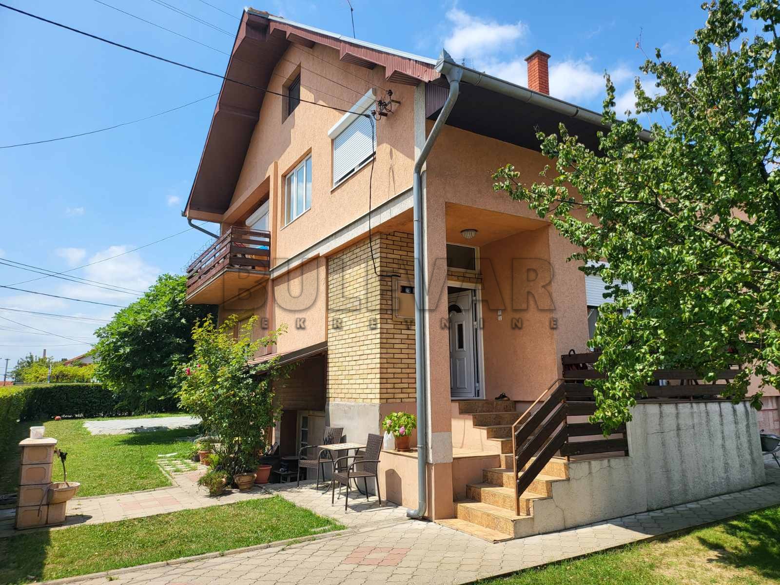 četvorosobna kuća, 160 m2, Jesenjinova ID: p-09176 1