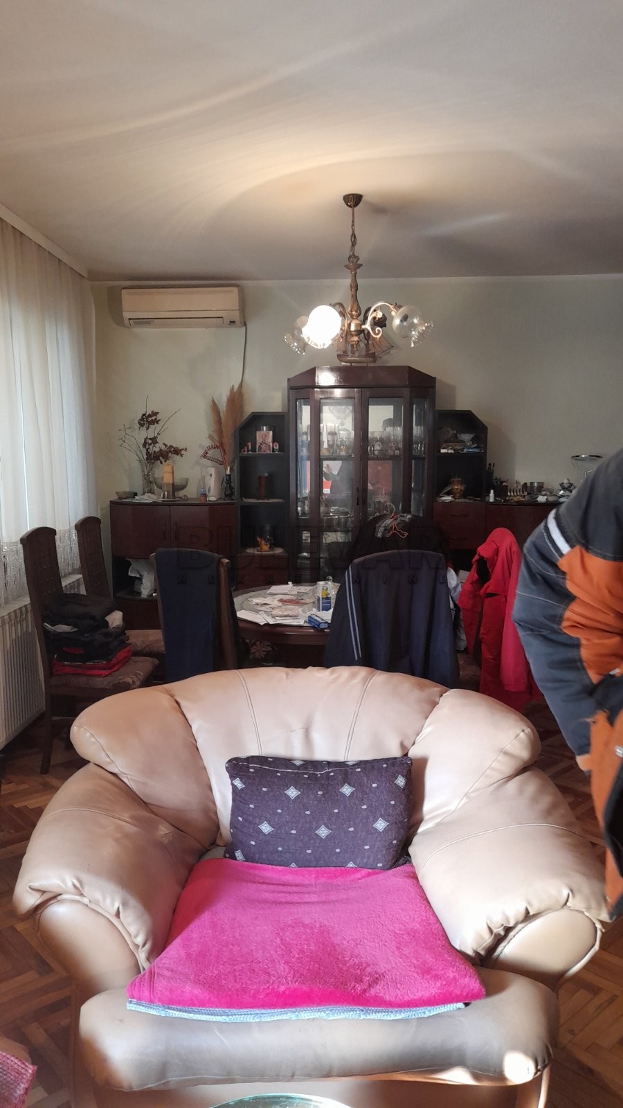 četvorosobna kuća, 200 m2, Aerodrom, Sime Markovića ID: p-04592 3