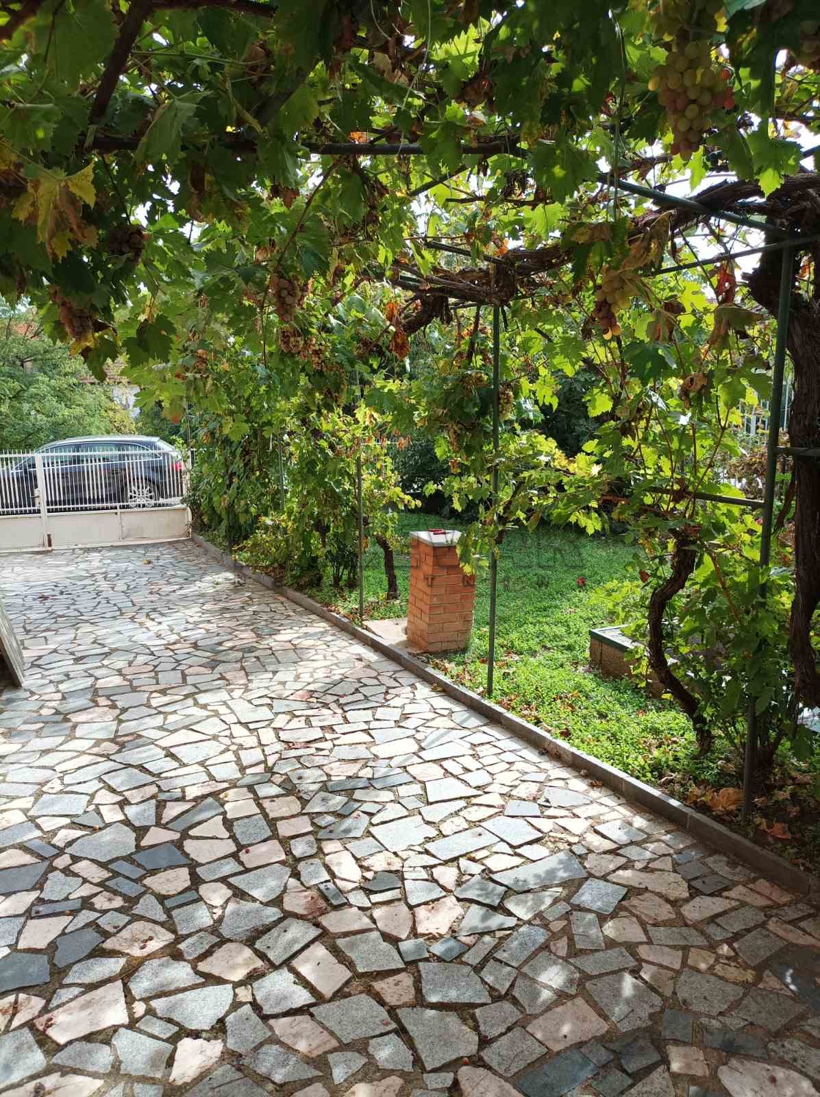 četvorosobna kuća, 200 m2, Đure Đakovića ID: p-011121 10