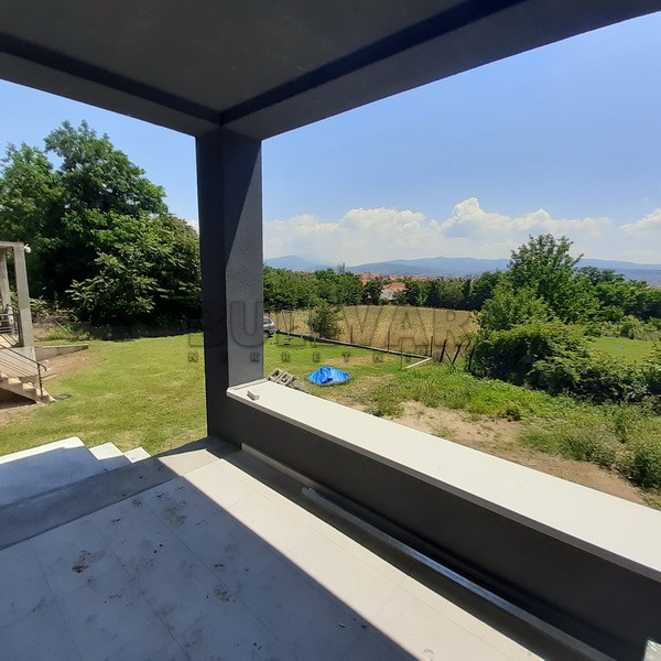 četvorosobna kuća, 220 m2, Donji Komren, Ratarska ID: p-09022 6