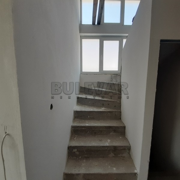 četvorosobna kuća, 220 m2, Donji Komren, Ratarska ID: p-09022 11