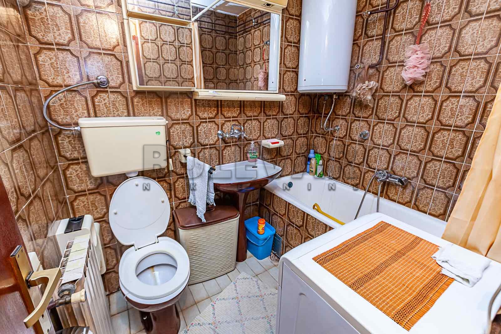 četvorosobna kuća, 235 m2, Obilićev Venac, Jug Bogdanova ID: p-011198 16