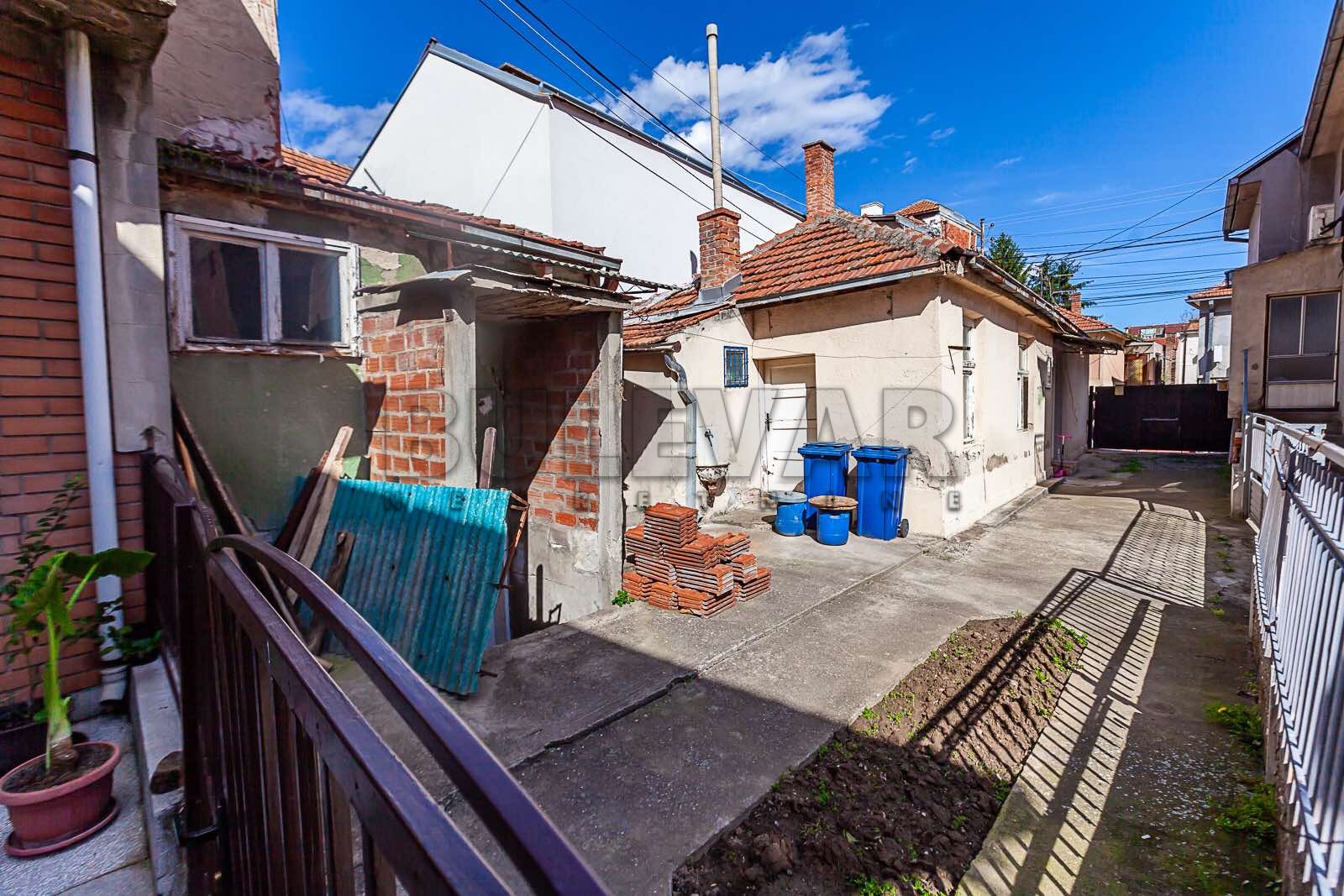 četvorosobna kuća, 235 m2, Obilićev Venac, Jug Bogdanova ID: p-011198 8