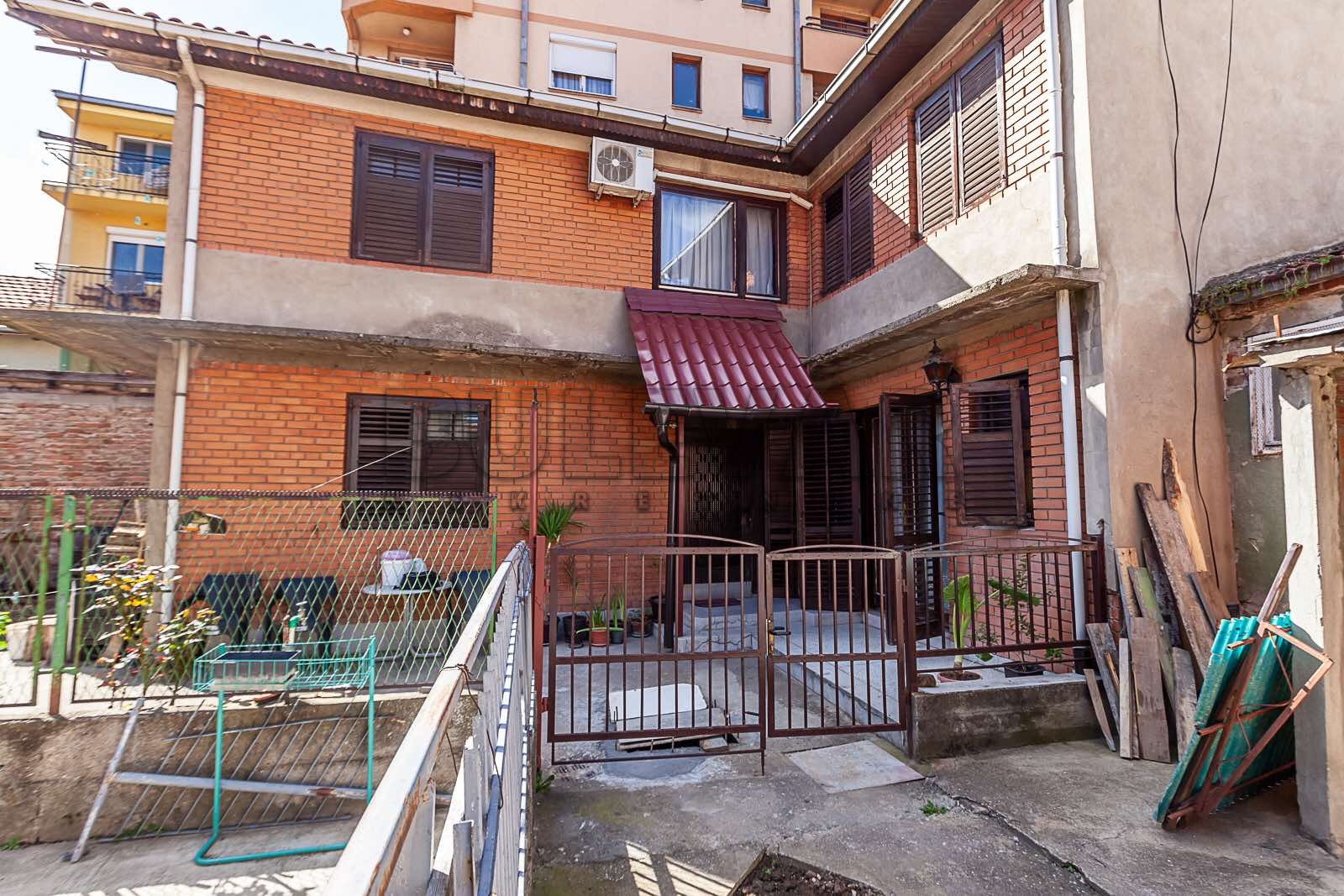 četvorosobna kuća, 235 m2, Obilićev Venac, Jug Bogdanova ID: p-011198 9