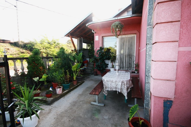 četvorosobna kuća, 243 m2, Crveni krst, Moravska ID: p-01788 1