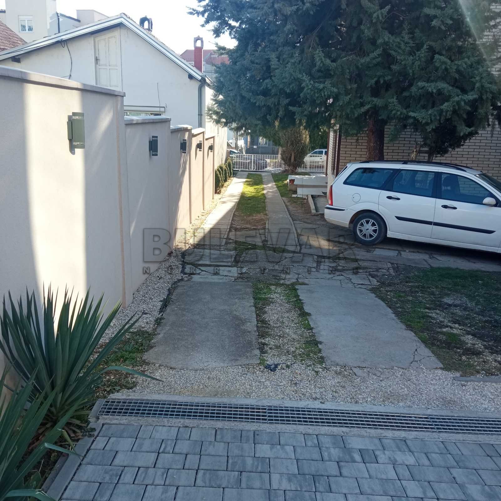 četvorosobna kuća, 247 m2, Centar, Kamenička ID: i-010752 19