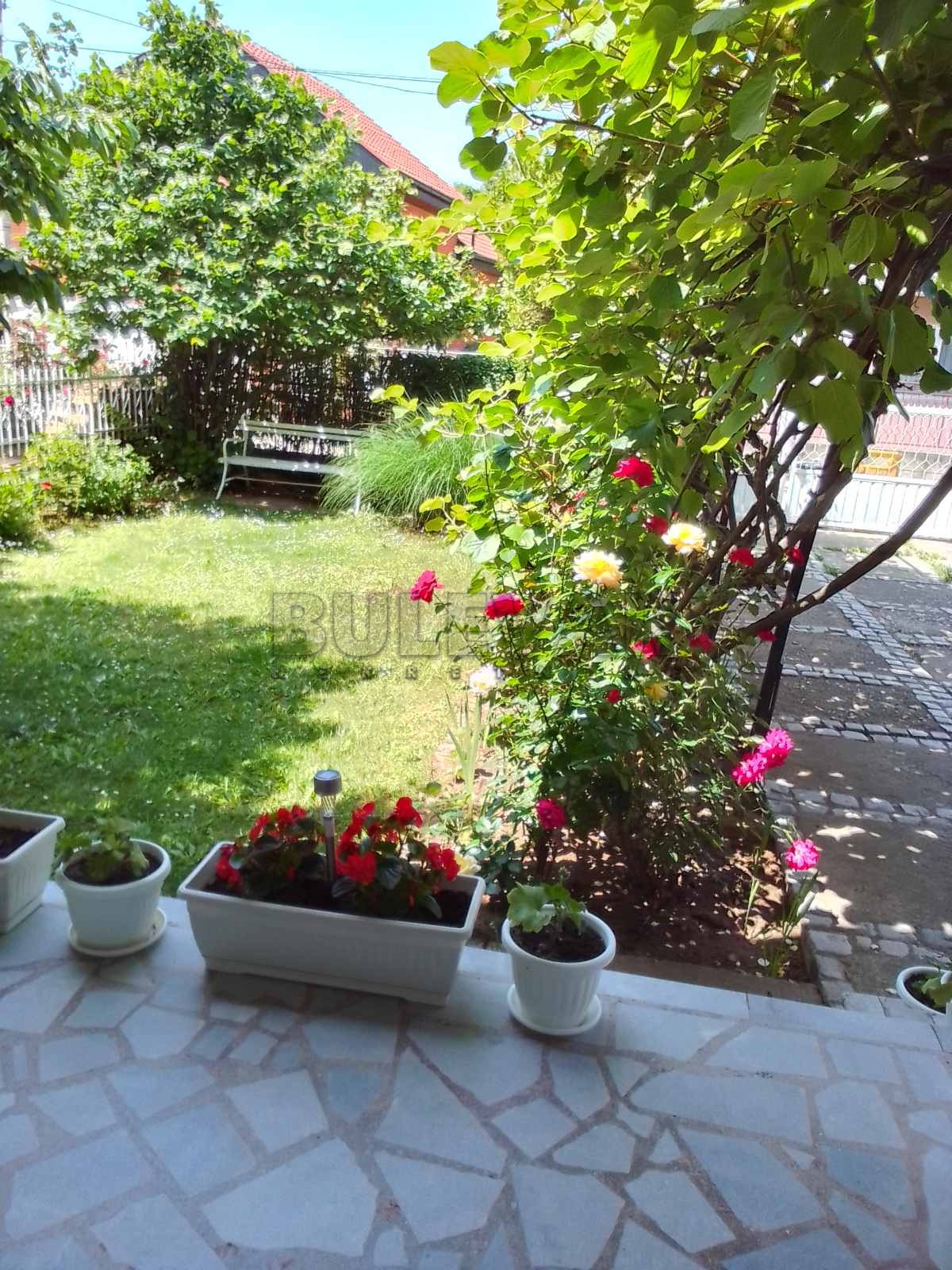 četvorosobna kuća, 248 m2, Niška Banja, Bulevar svetog cara ID: p-06630 19