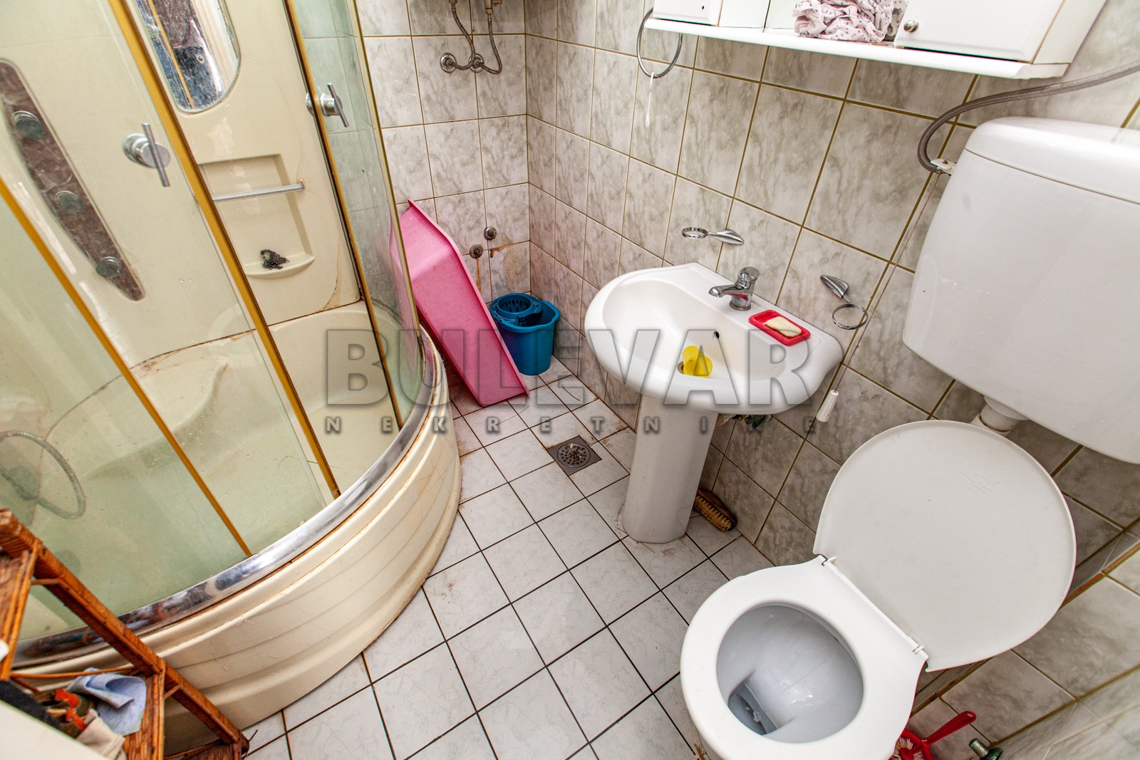 četvorosobna kuća, 250 m2, Crveni krst, Moravska ID: p-03569 19