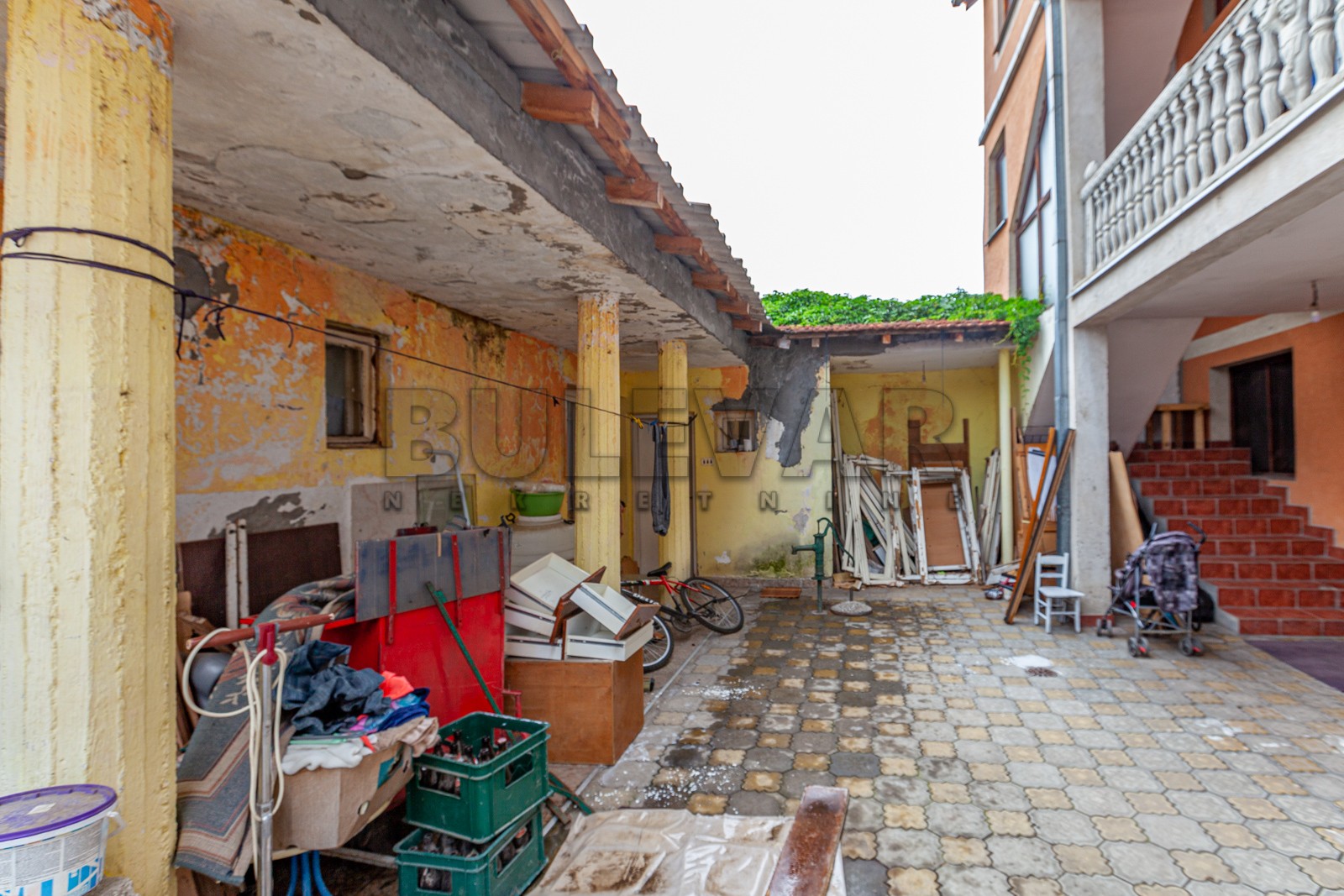 četvorosobna kuća, 250 m2, Crveni krst, Moravska ID: p-03569 2