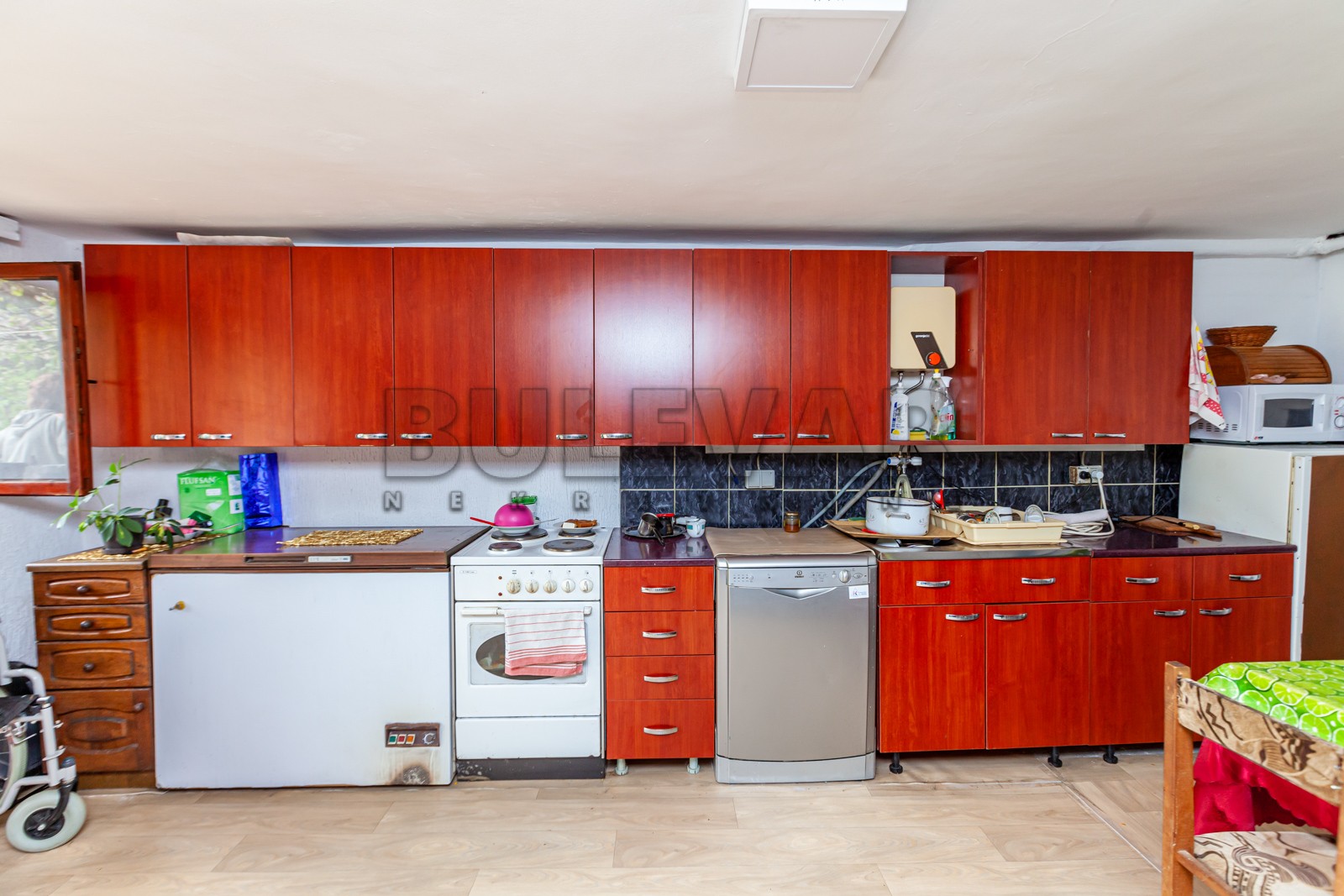 četvorosobna kuća, 250 m2, Sićevo, Sićevo ID: p-08432 31