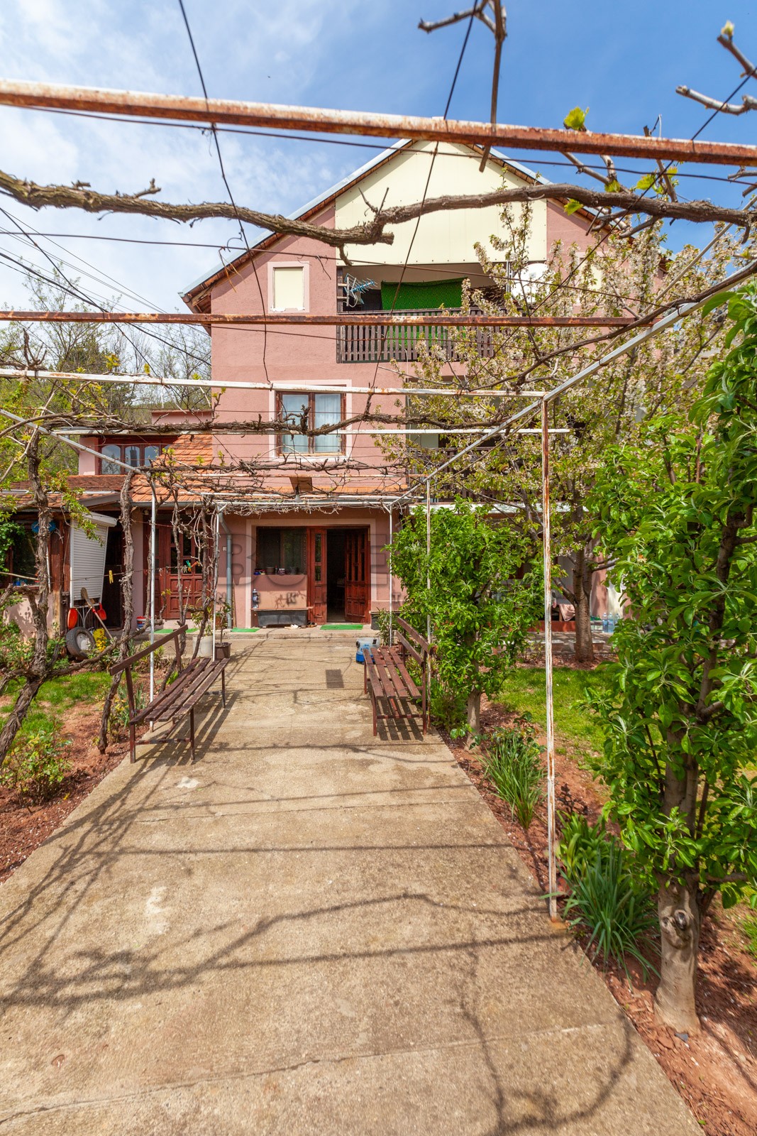 četvorosobna kuća, 250 m2, Sićevo, Sićevo ID: p-08432 1