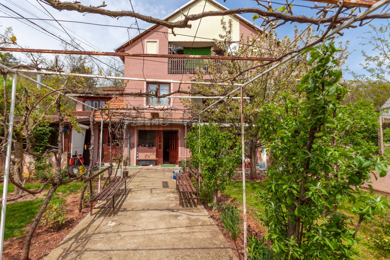 četvorosobna kuća, 250 m2, Sićevo, Sićevo ID: p-08432 2