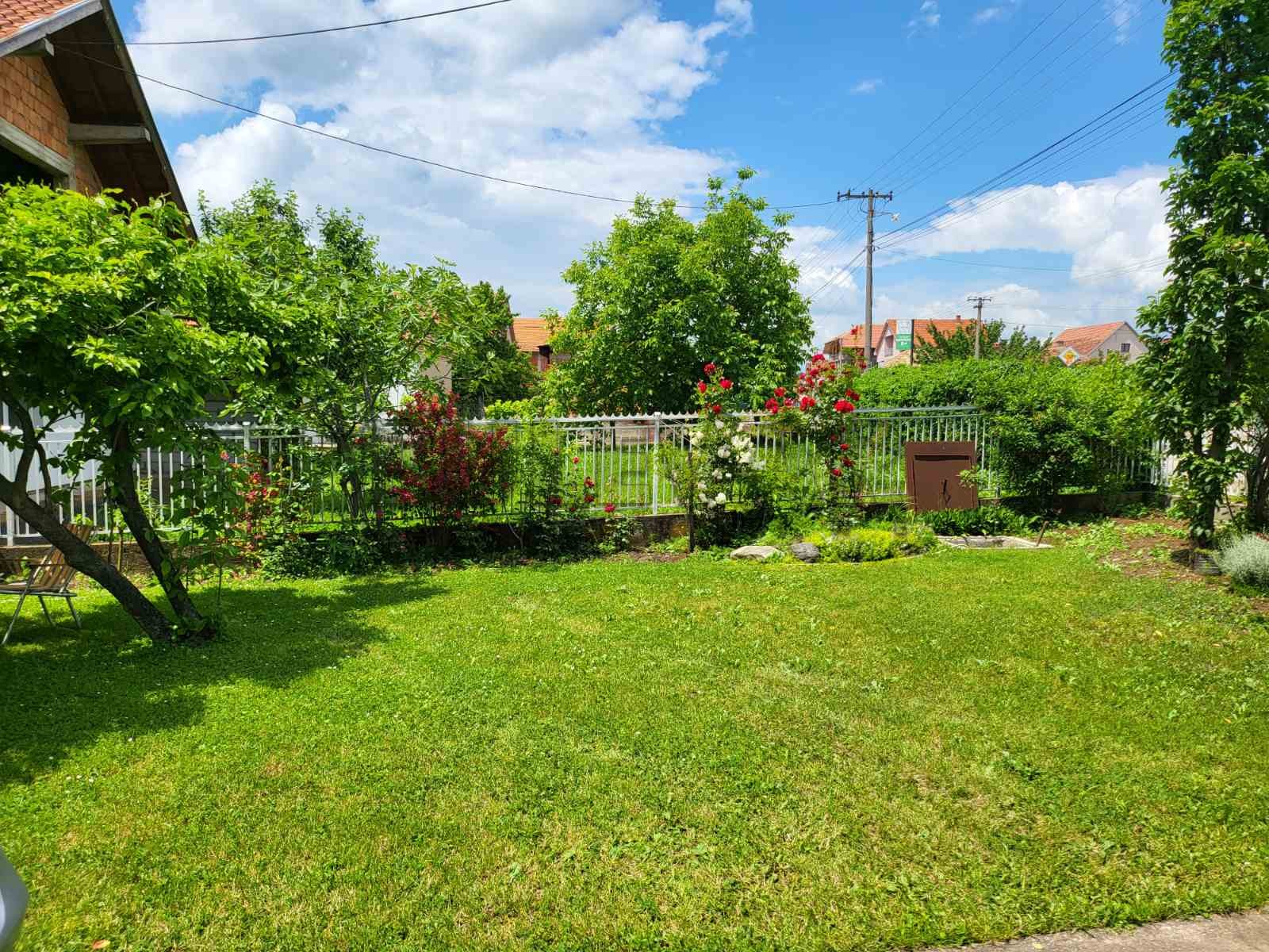 četvorosobna kuća, 270 m2, Kragujevac, Milutina Parezanovića ID: p-08723 2