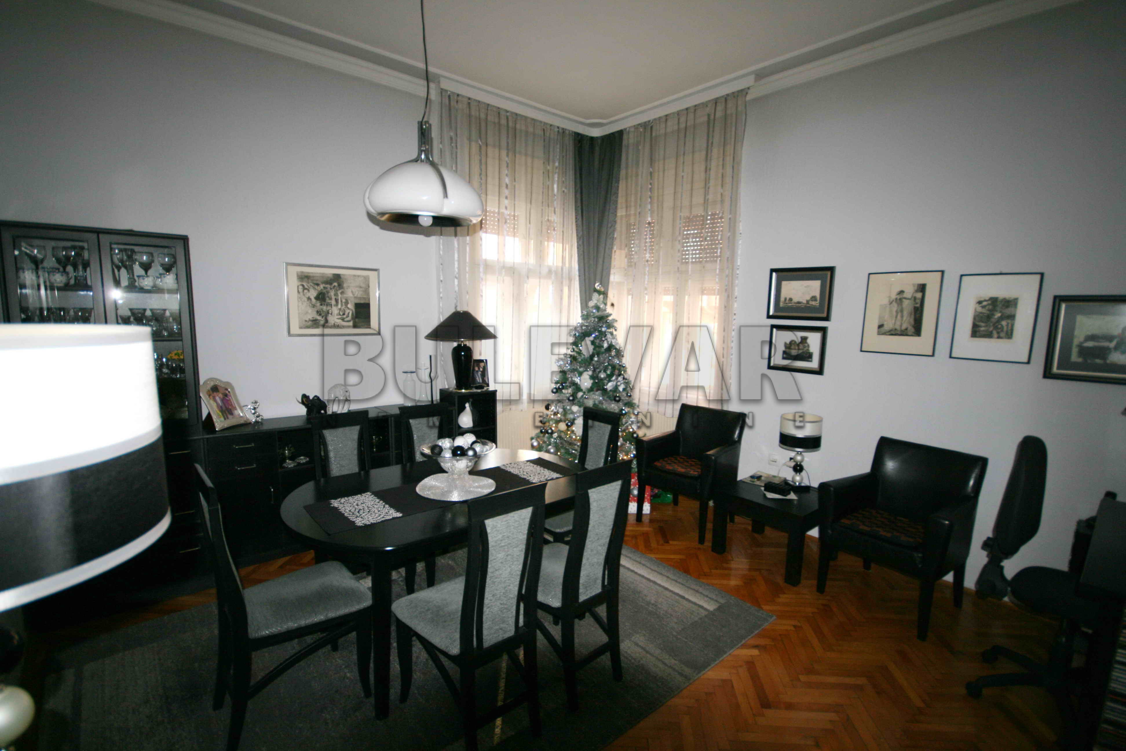 četvorosobna kuća, 275 m2, Centar, Jeronimova ID: p-07609 4