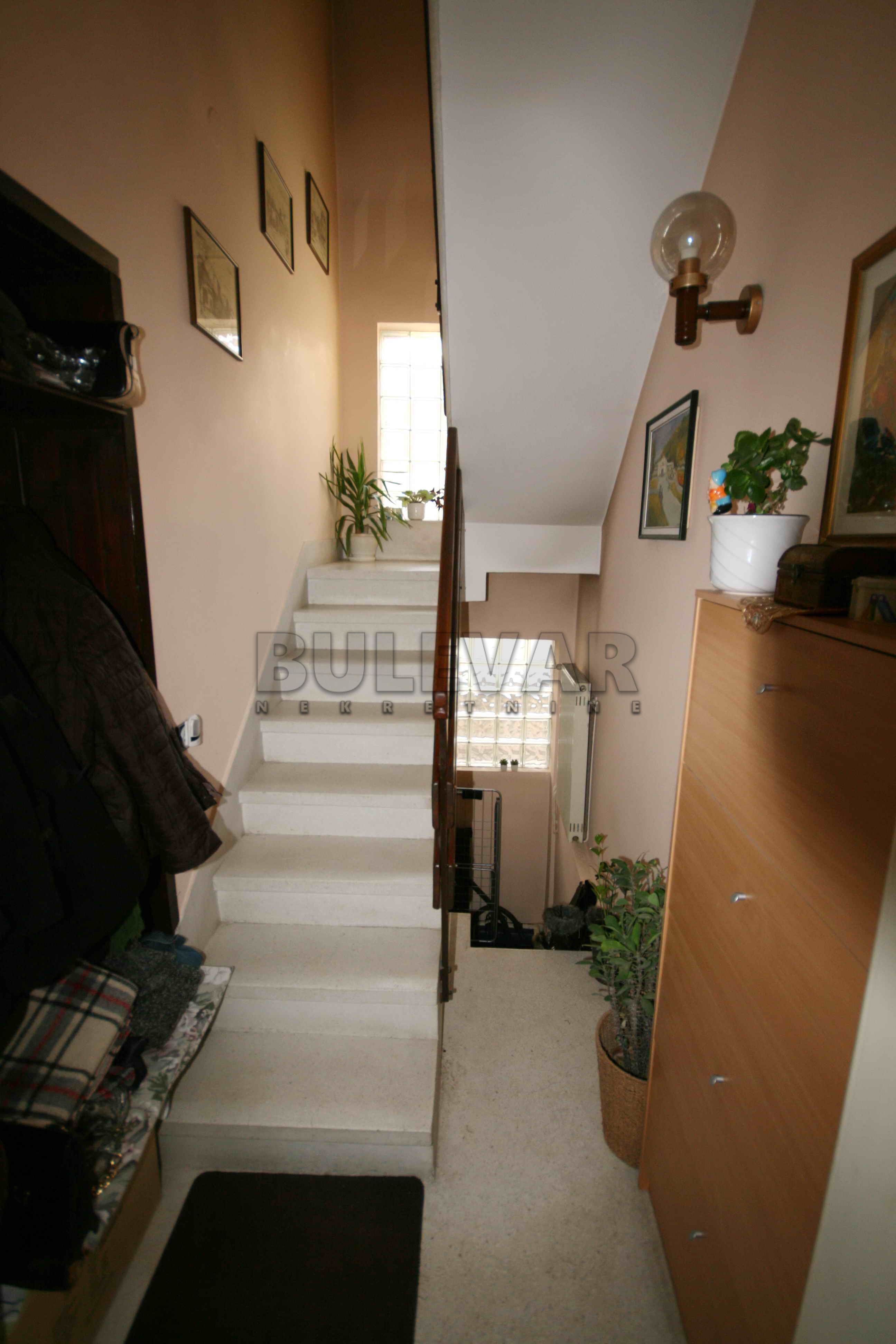 četvorosobna kuća, 275 m2, Centar, Jeronimova ID: p-07609 12