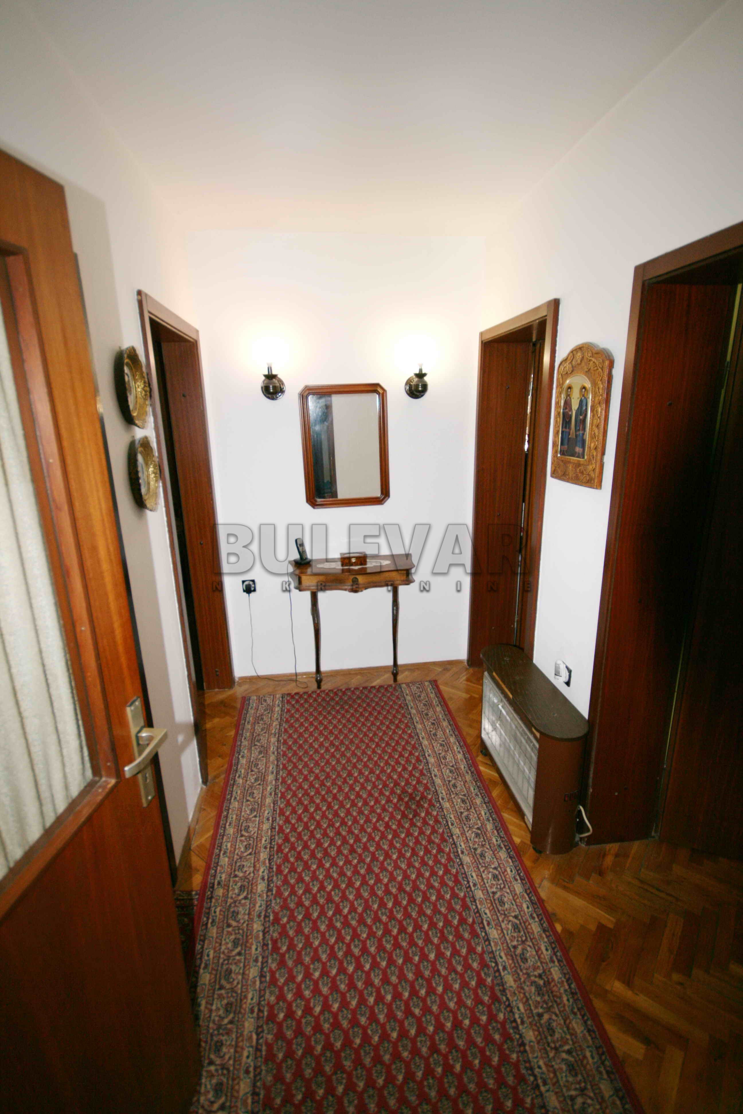 četvorosobna kuća, 275 m2, Centar, Jeronimova ID: p-07609 13