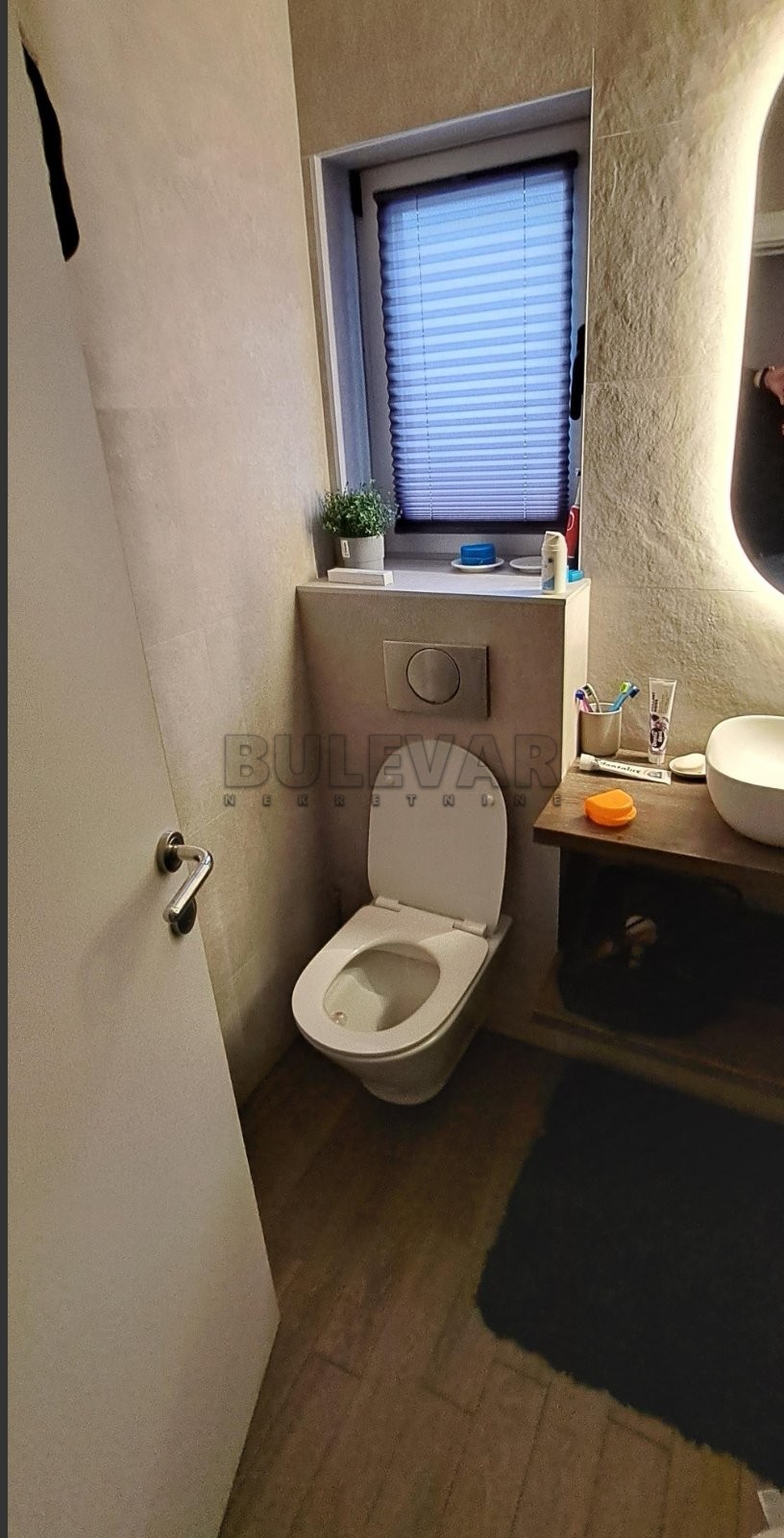 četvorosobna kuća, 300 m2, Aerodrom, 6. puka ID: p-07172 2