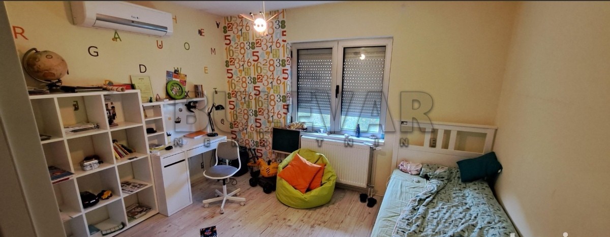 četvorosobna kuća, 300 m2, Aerodrom, 6. puka ID: p-07172 13