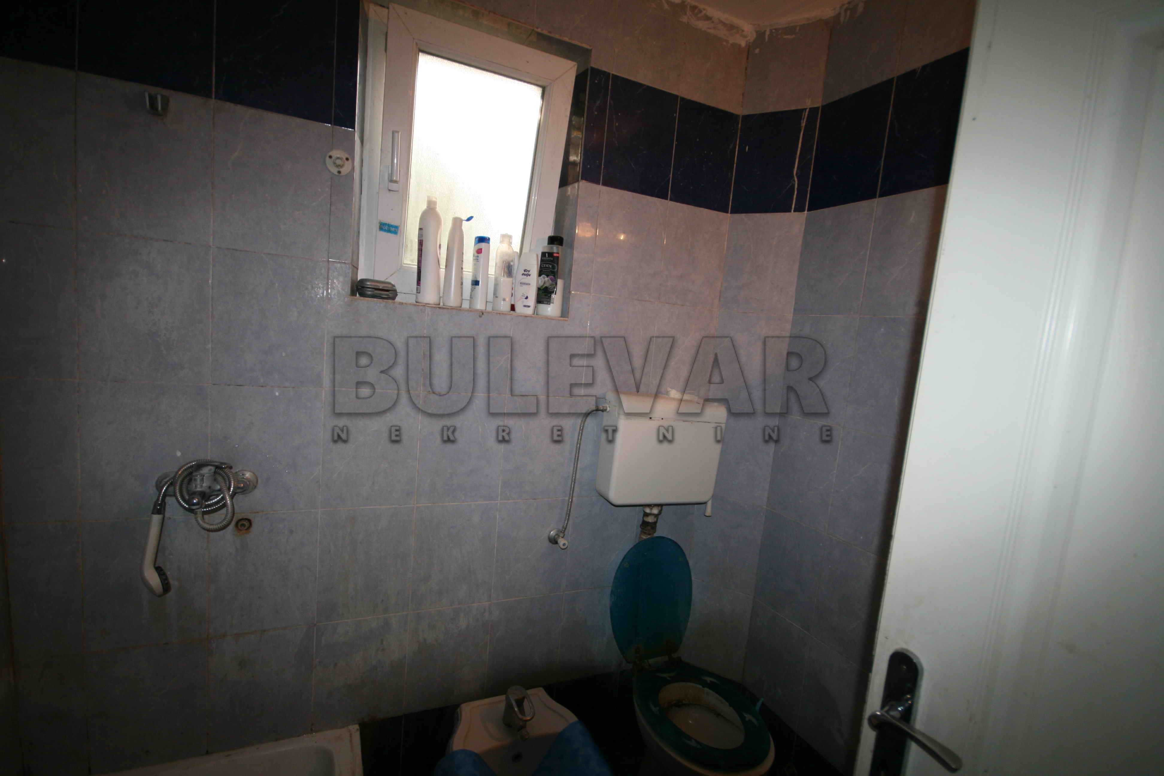 četvorosobna kuća, 300 m2, Centar, Generala Milojka Lešjanina ID: p-01808 6