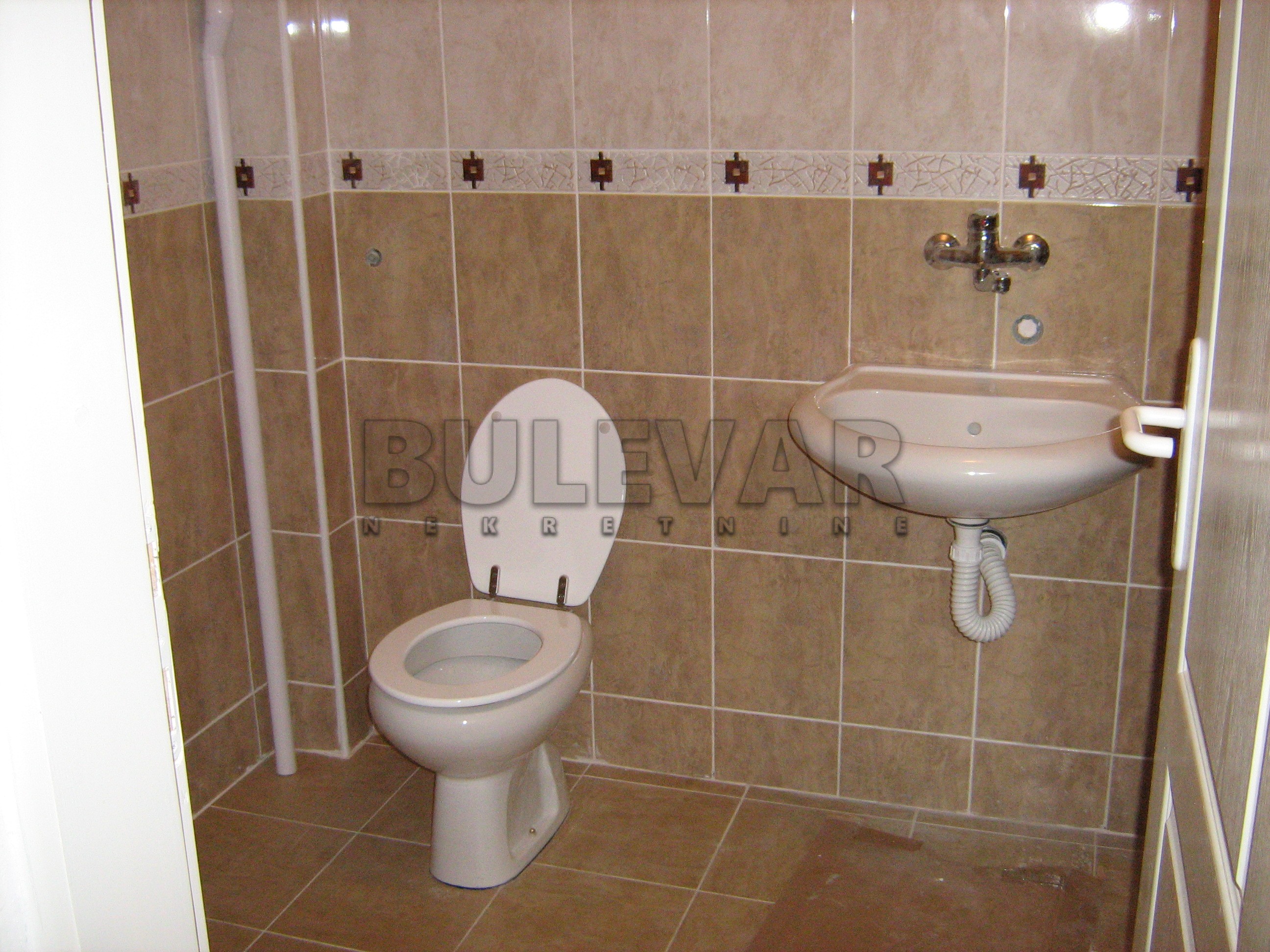 četvorosobna kuća, 239 m2, Donja Vrežina, Knjaževačka ID: p-01536 6