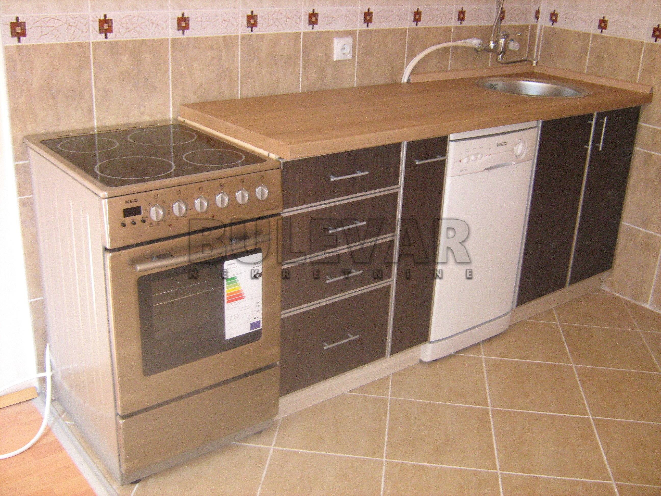 četvorosobna kuća, 239 m2, Donja Vrežina, Knjaževačka ID: p-01536 8