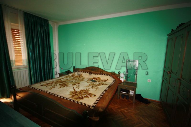 četvorosobna kuća, 300 m2, Pantelej, Somborska ID: p-0241 5