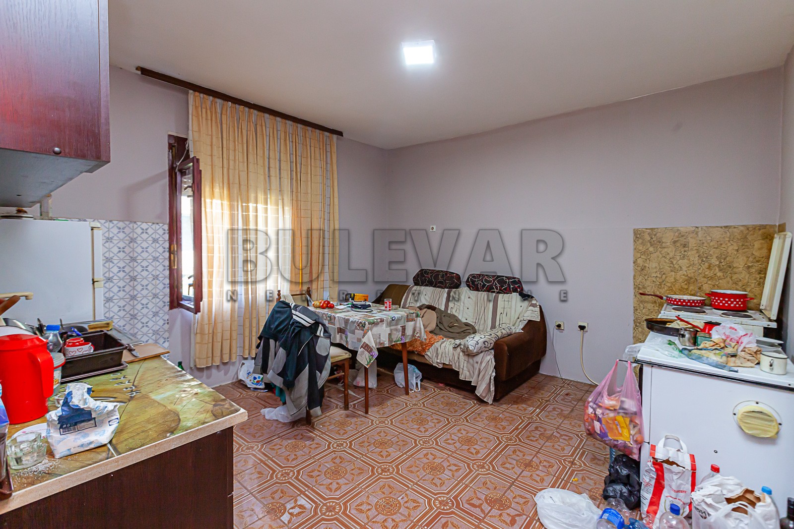 četvorosobna kuća, 300 m2, Popovac, Popovac ID: p-09598 8