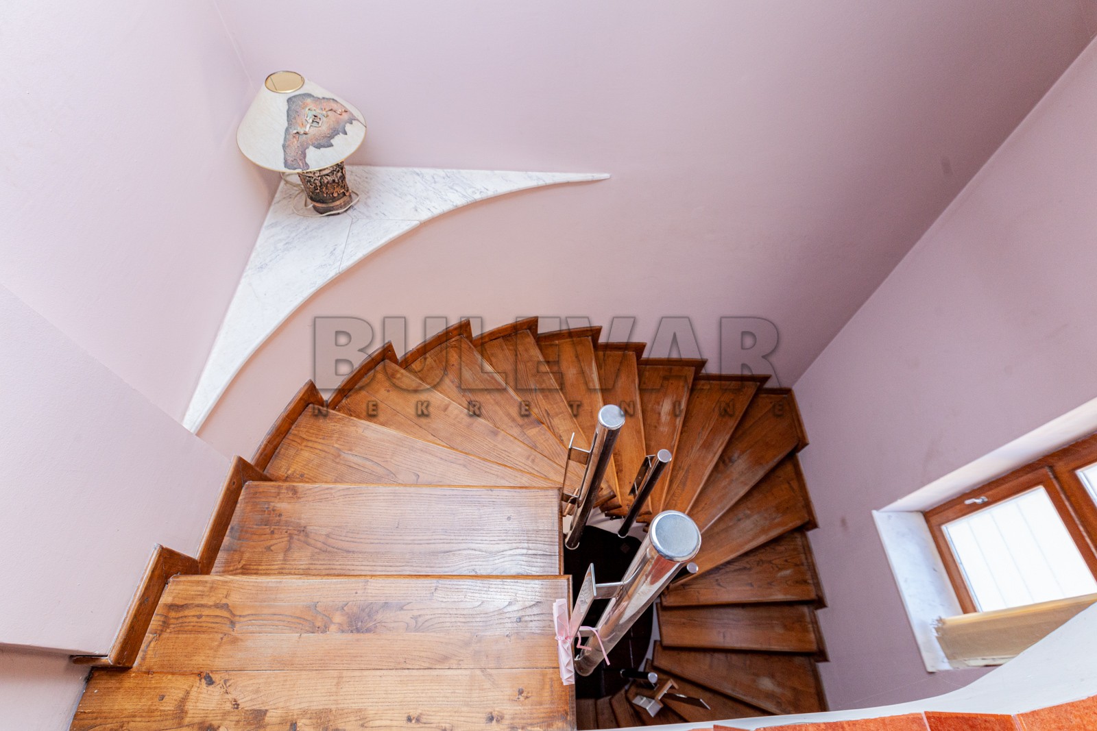 četvorosobna kuća, 300 m2, Šojka, Jug Bogdanova ID: i-05256 14