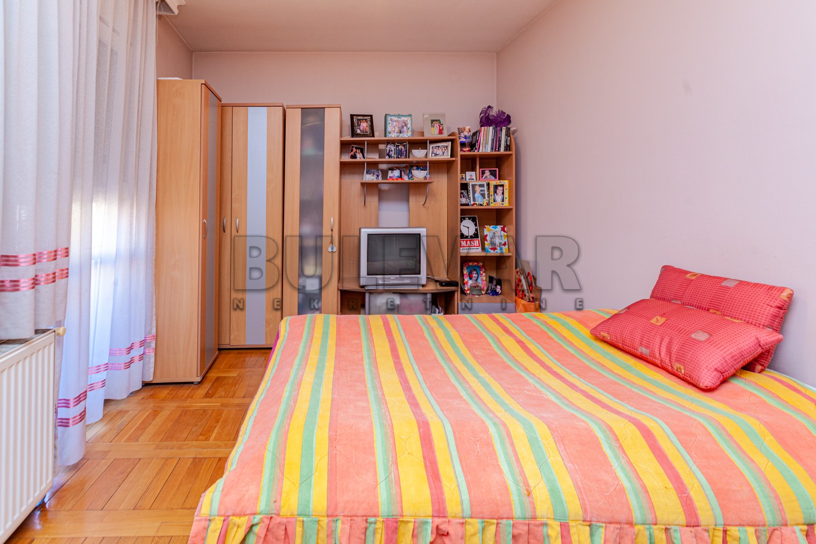 četvorosobna kuća, 300 m2, Šojka, Jug Bogdanova ID: i-05256 18