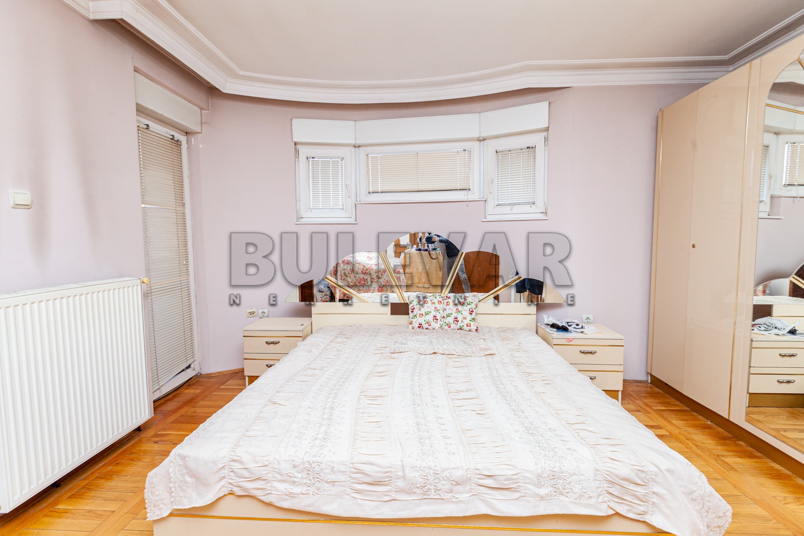 četvorosobna kuća, 300 m2, Šojka, Jug Bogdanova ID: i-05256 21