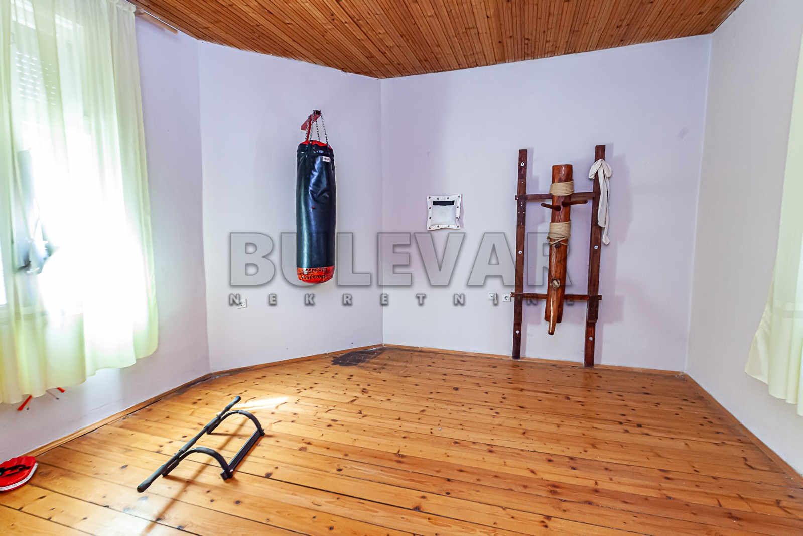 četvorosobna kuća, 310 m2, Kičevo, Kosovska ID: p-09668 15